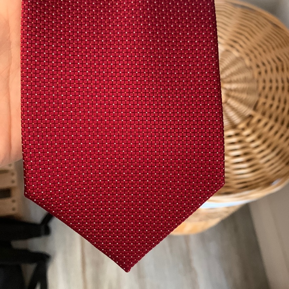 Vintage Taylor & Henry Gold Edition all silk men’s tie preowned